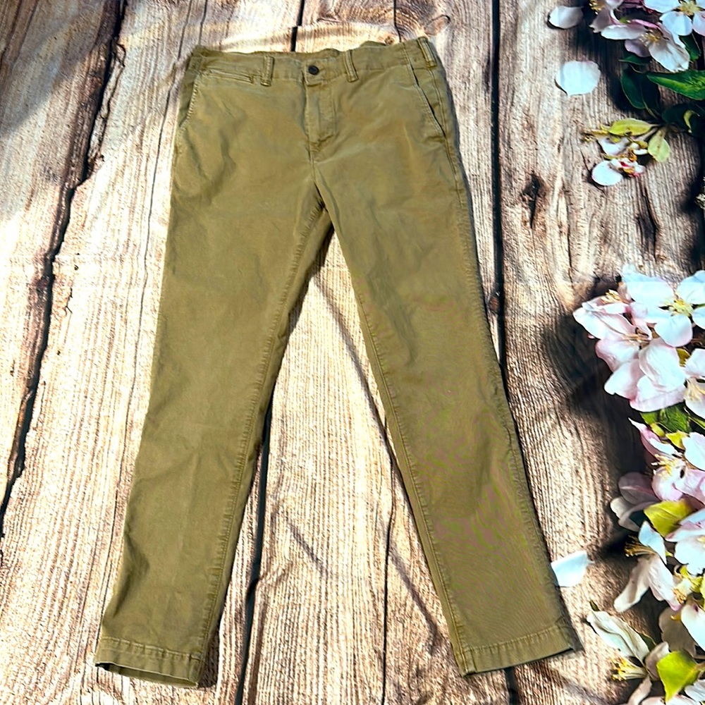 Men khakis 32x30